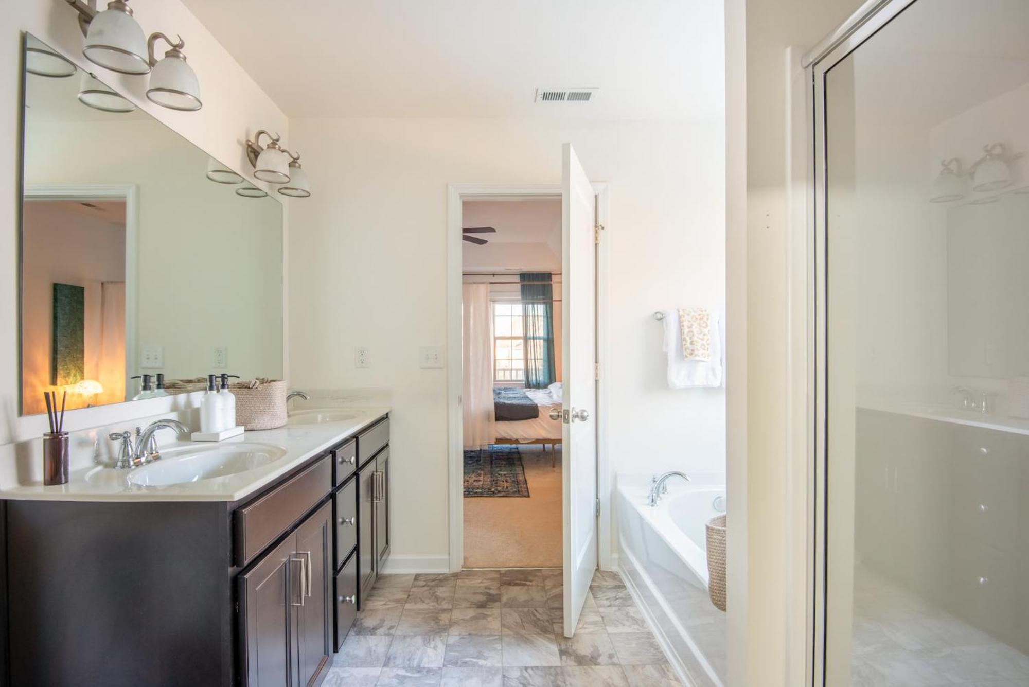 Near Clt Airport - 4Bd - Backyard - Balcony Βίλα Σάρλοτ Εξωτερικό φωτογραφία
